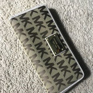 MK wallet